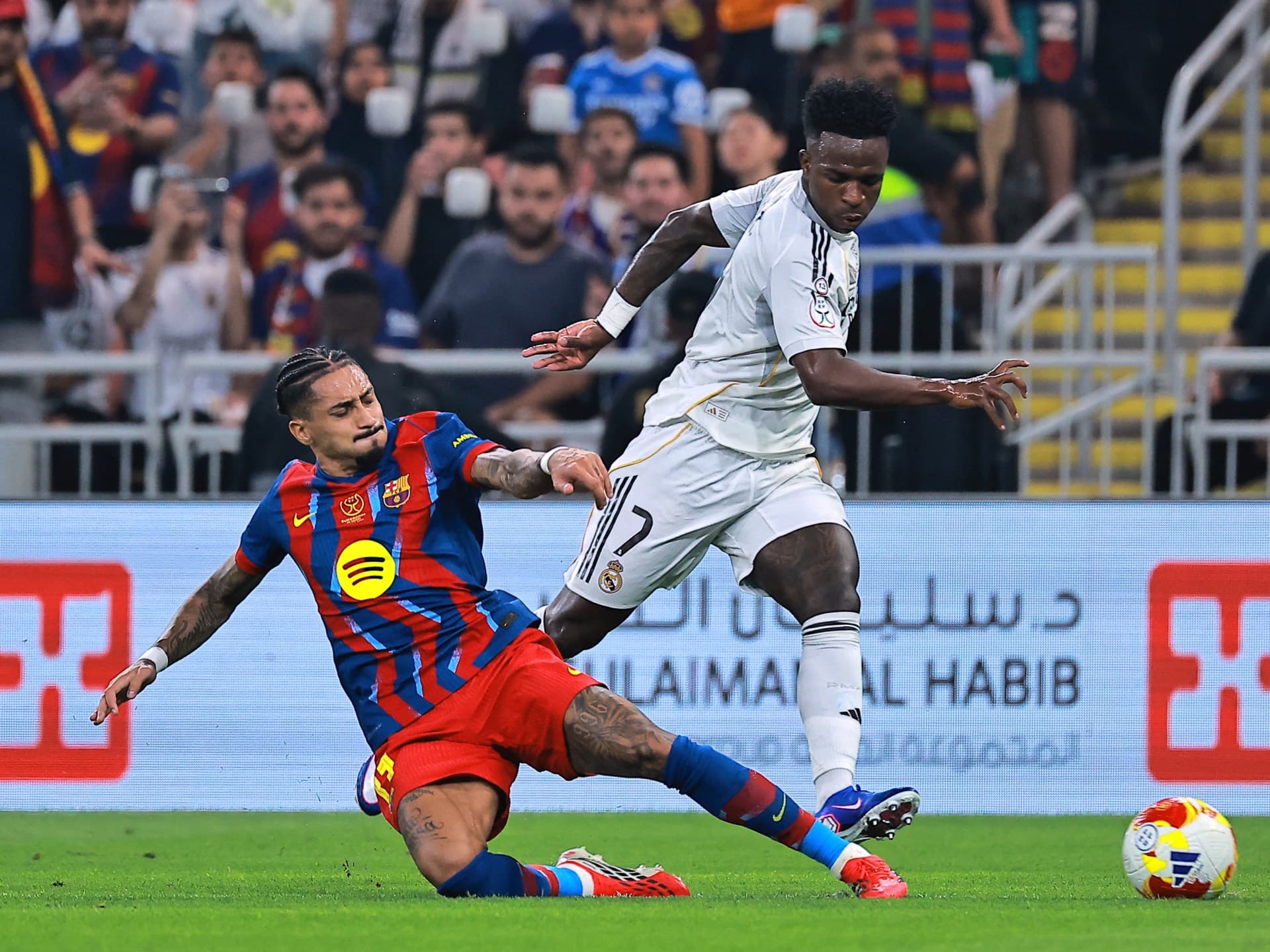 Đêm Camp Nou — Barcelona chờ đăng quang La Liga và câu chuyện cộng đồng sau trận El Clásico