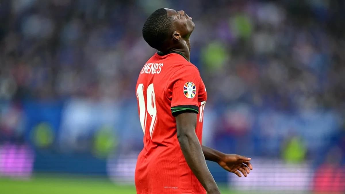 Bayern Munich Sau Đêm Thua PSG: Kompany Cần Gì Để Xây Dựng Lại Mùa 2026-27?