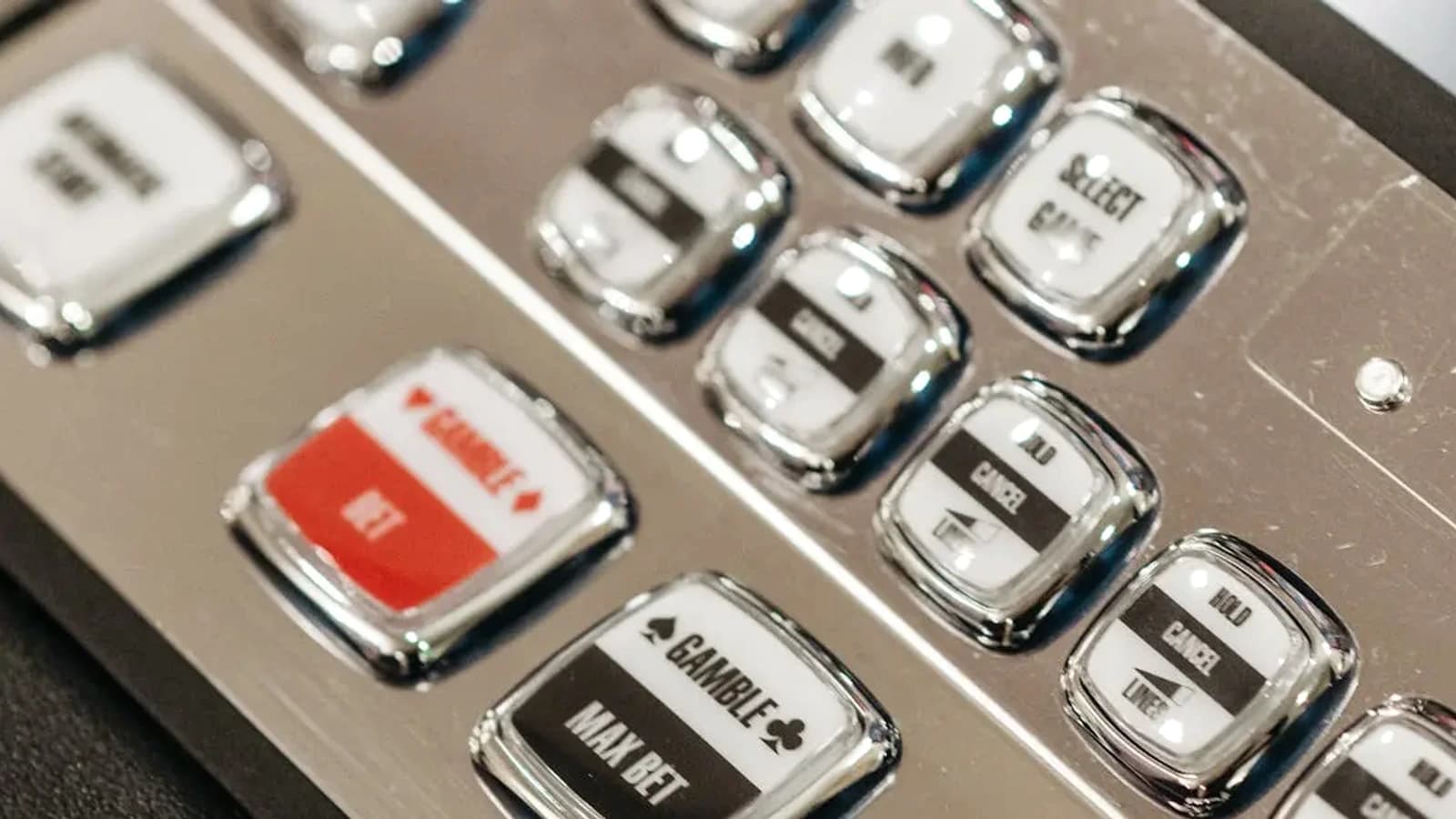 Rút tiền MoMo tức thì 06/2026: link vào mới, khuyến mãi & thanh toán · VNBET