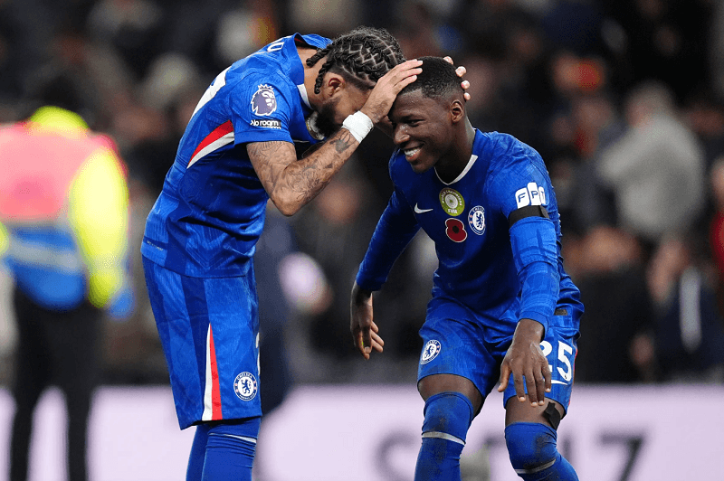 Hargreaves cảnh báo Chelsea trả giá vì chiến lược mua sắm thiếu cân bằng