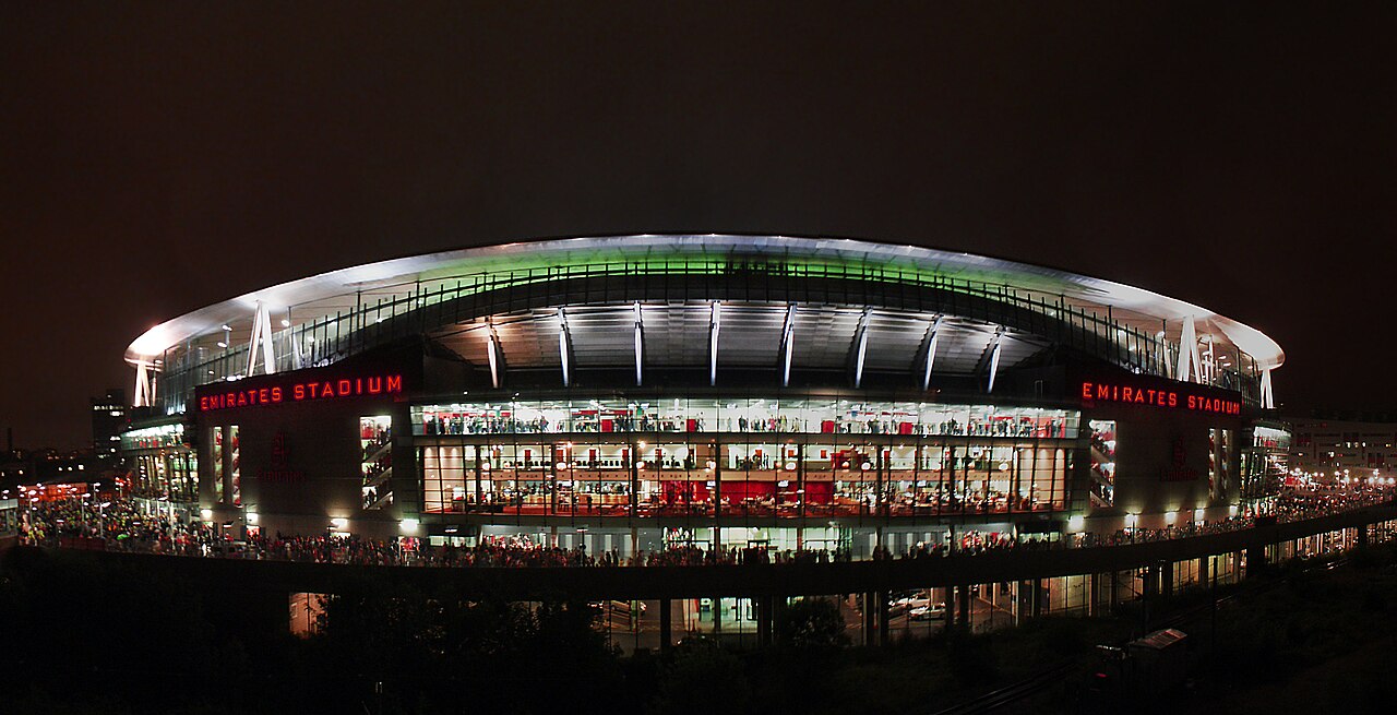 Sân Emirates đêm thứ Bảy 25/4/2026 trận Arsenal vs Newcastle bầu không khí cao trào