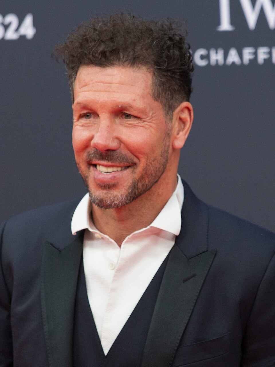 Atletico Madrid loại Barcelona 3-2 chung cuộc tứ kết Champions League 2025/26 tại Metropolitano