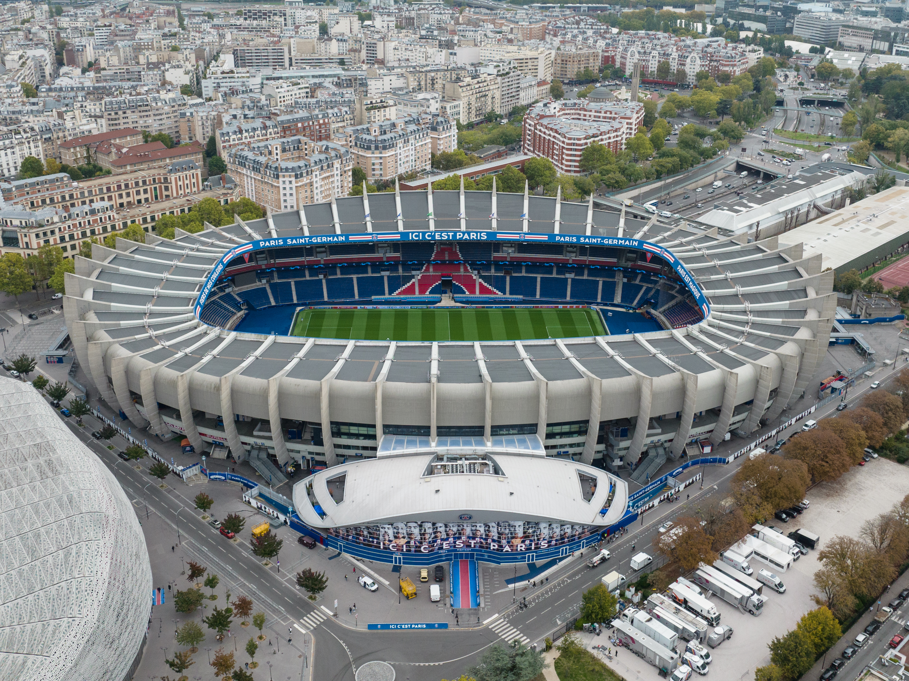 Parc des Princes ngày bán kết Champions League 2025-26 PSG vs Bayern Munich đêm 28 tháng 4