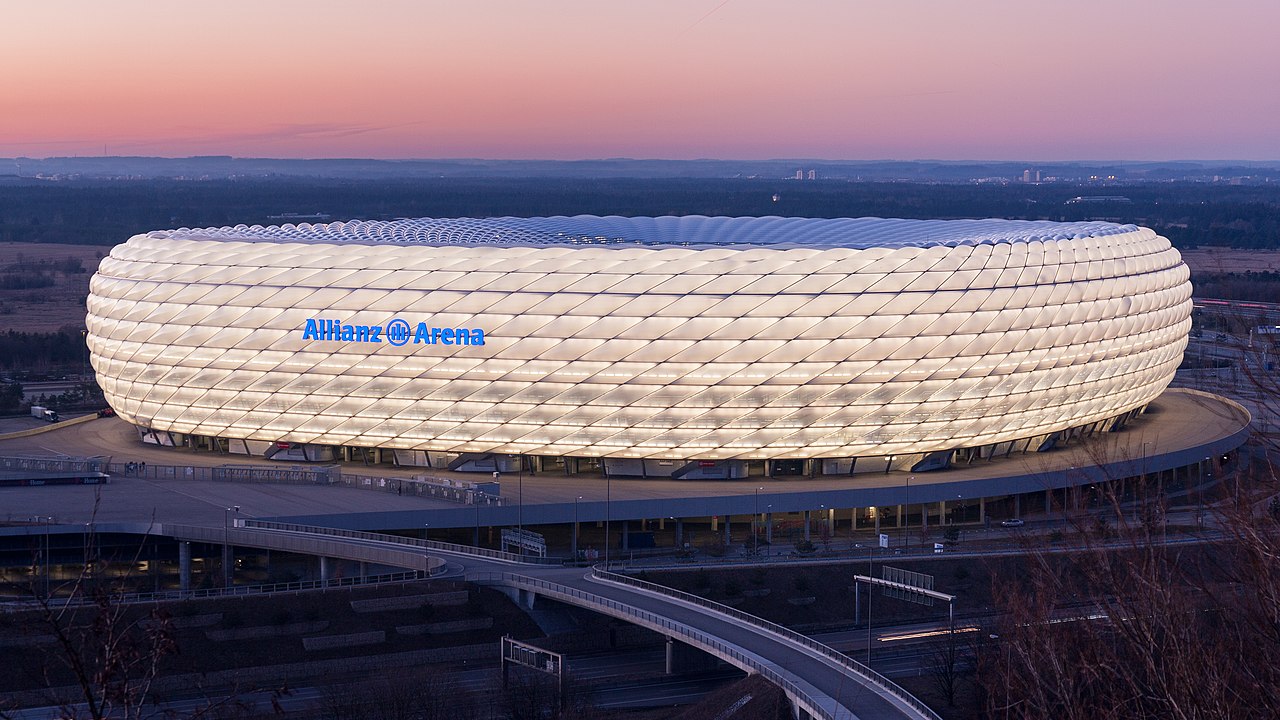 Allianz Arena sân vận động đại diện cho khung giữa tuần Champions League 23-24/4/2026
