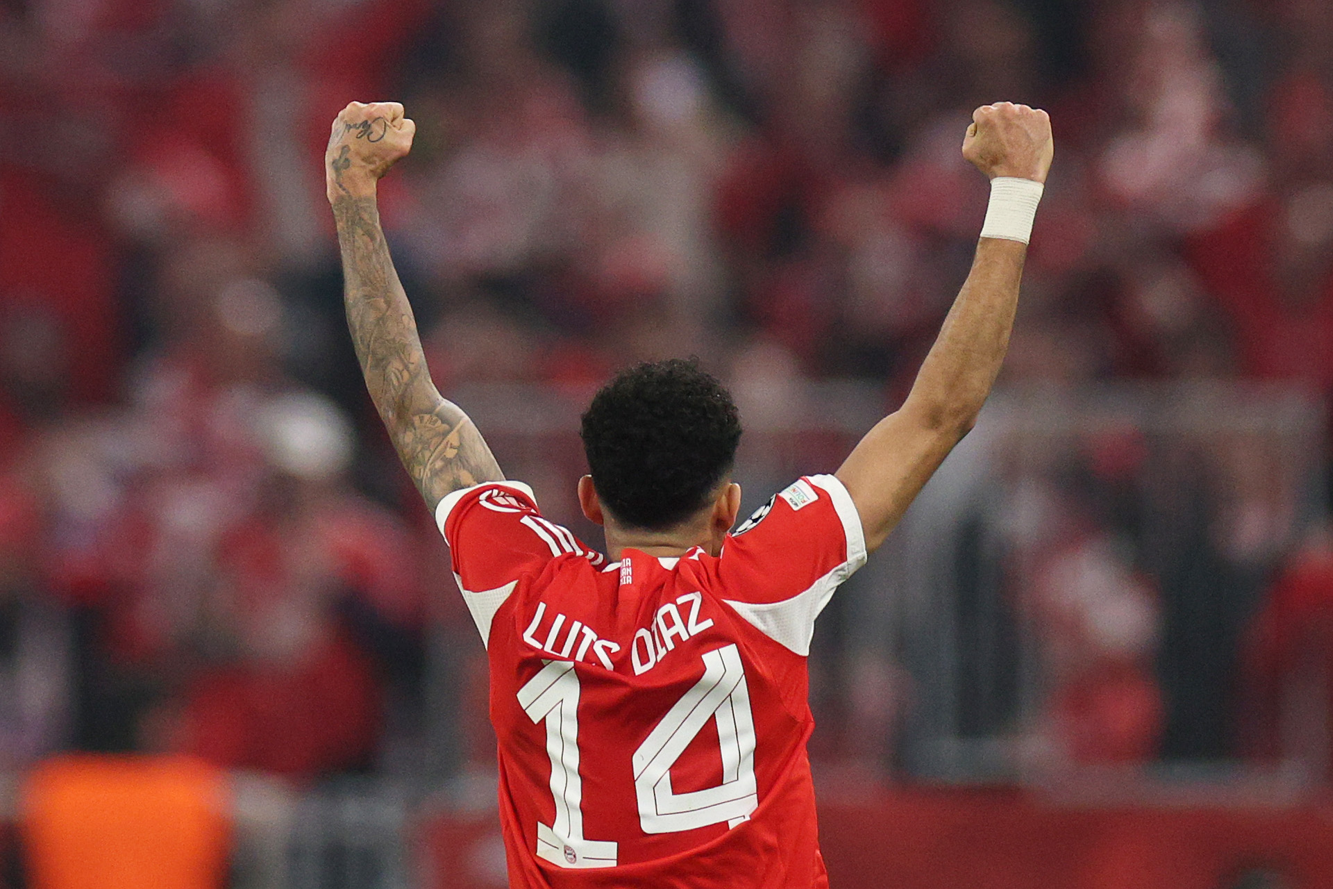 Luis Díaz trong màu áo Bayern Munich sau bàn thắng phút 89 trước Real Madrid