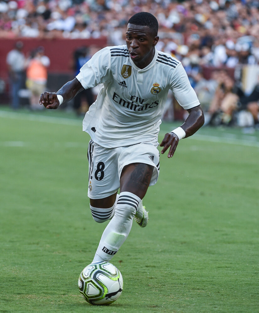 Vinicius Junior tien dao Real Madrid La Liga 2025 2026
